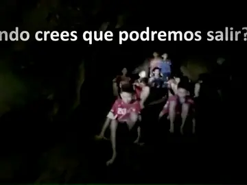Estas son las primeras voces que escuchan los niños tras diez días a oscuras atrapados en una cueva de Tailandia Estas son las primeras voces que escuchan los niños tras diez días a oscuras atrapados en una cueva de Tailandia