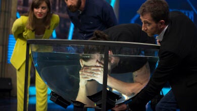 Conoce las curiosas gafas de bucear de Marron creadas con la cavidad de sus manos