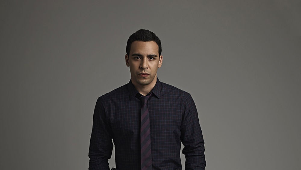 Victor Rasuk es Ben Caldwell