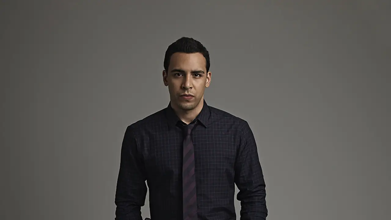 Victor Rasuk es Ben Caldwell