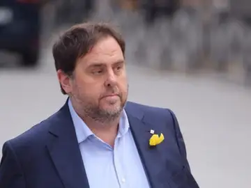 Antena 3 Noticias 1 (03-07-18) Junqueras, Romeva, Cuixart y Sánchez abandonan la cárcel de Valdemoro camino Cataluña Antena 3 Noticias 1 (03-07-18) Junqueras, Romeva, Cuixart y Sánchez abandonan la cárcel de Valdemoro camino Cataluña
