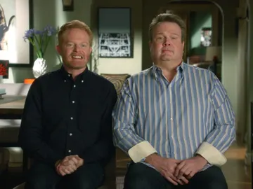 Cameron y Mitchell Cameron y Mitchell