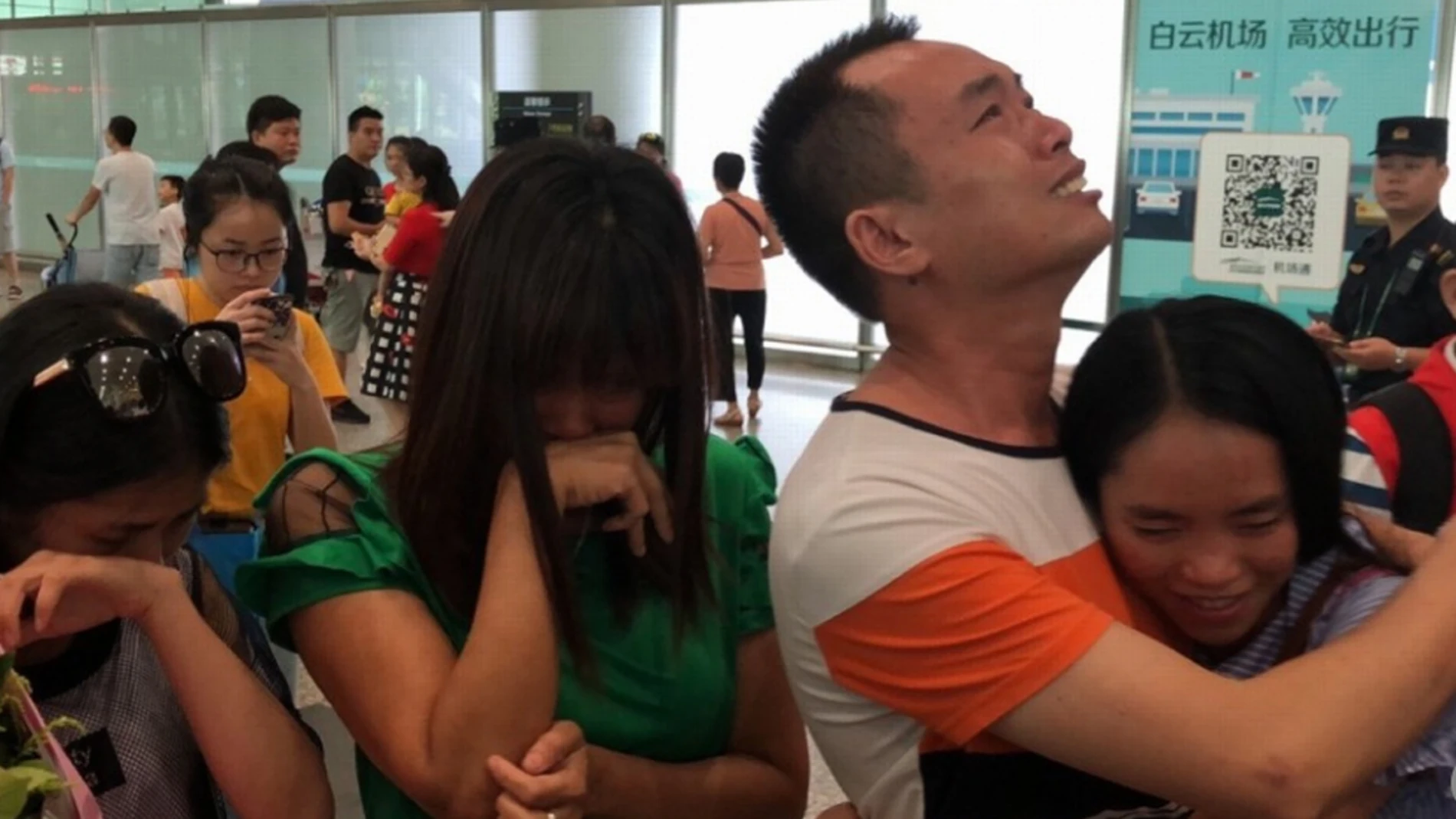 El reencuentro de la joven china con su familia biológica 13 años después de desaparecer El reencuentro de la joven china con su familia biológica 13 años después de desaparecer