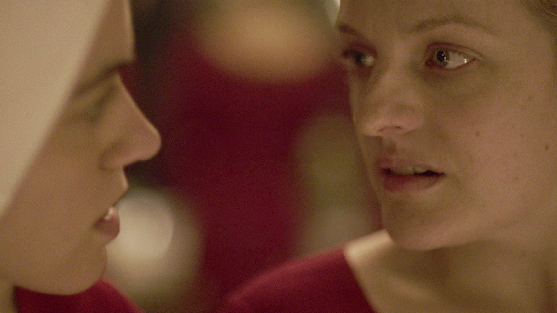 Defred descubre la horrible verdad tras los planes de la Rep&uacute;blica de Gilead: "Quieren comerciar con criadas"