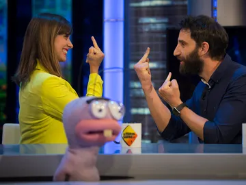 Trancas y Barrancas comprueban la conexión que hay entre Michelle Jenner y Dani Rovira con la sección 'Mondas cerebrales' Trancas y Barrancas comprueban la conexión que hay entre Michelle Jenner y Dani Rovira con la sección 'Mondas cerebrales'