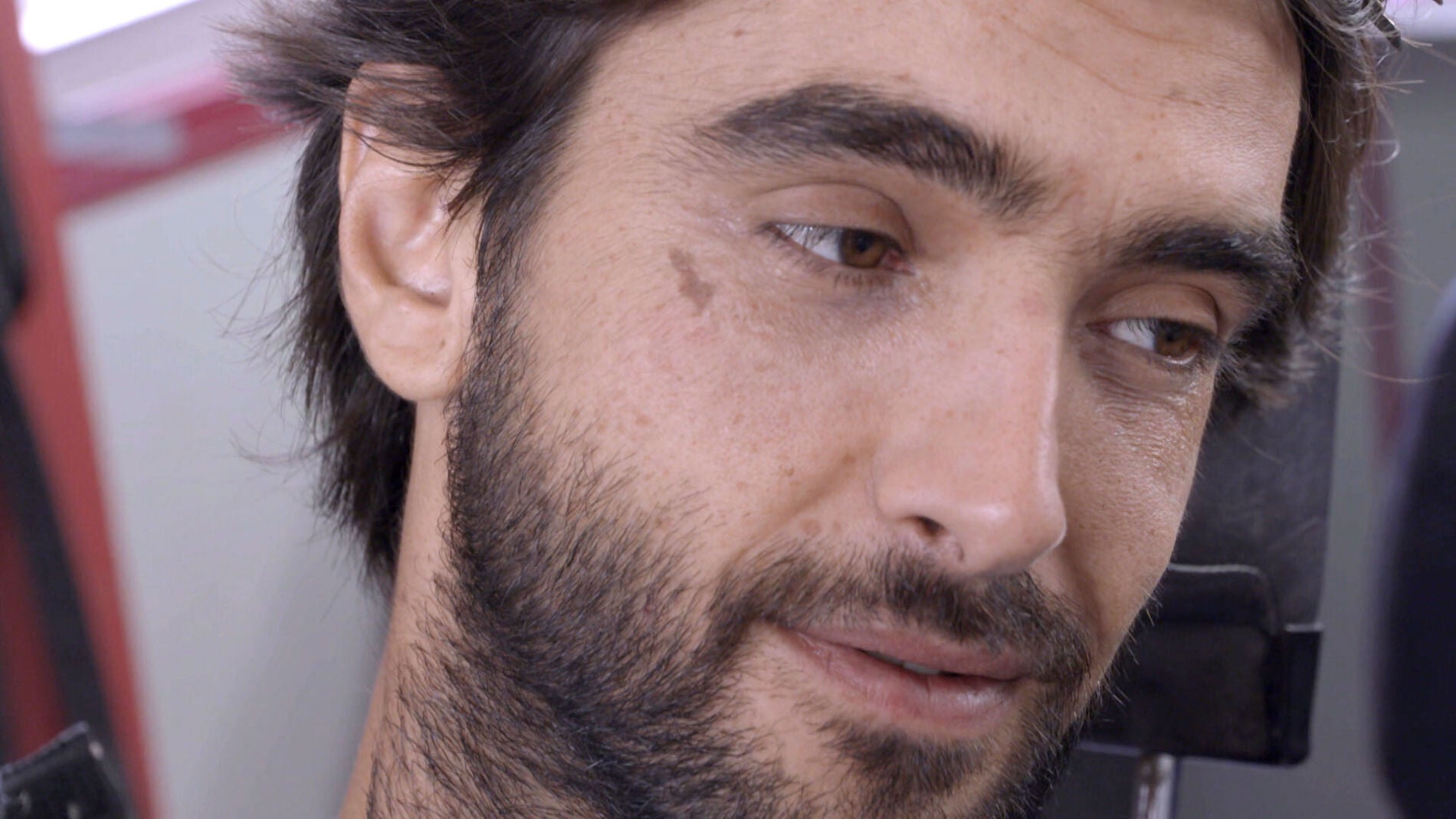 Arnau, de joven a adulto gracias al maquillaje 