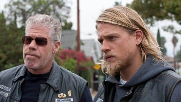 Los protagonistas de 'Sons of Anarchy', Ron Perlman y Charlie Hunnam