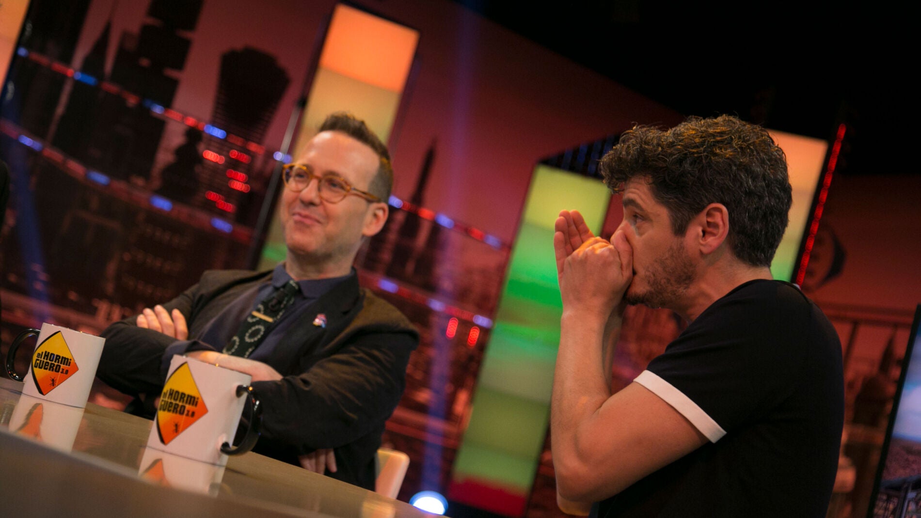 Antonio Pagudo toca la arm&oacute;nica sin arm&oacute;nica en 'El Hormiguero 3.0'