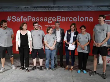 Rueda de prensa de Ada Colau y el director de la ONG Open Arms en Barcelona Rueda de prensa de Ada Colau y el director de la ONG Open Arms en Barcelona