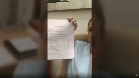 La profesora que falsificó las firmas declara que lo hizo por presiones La profesora que falsificó las firmas declara que lo hizo por presiones