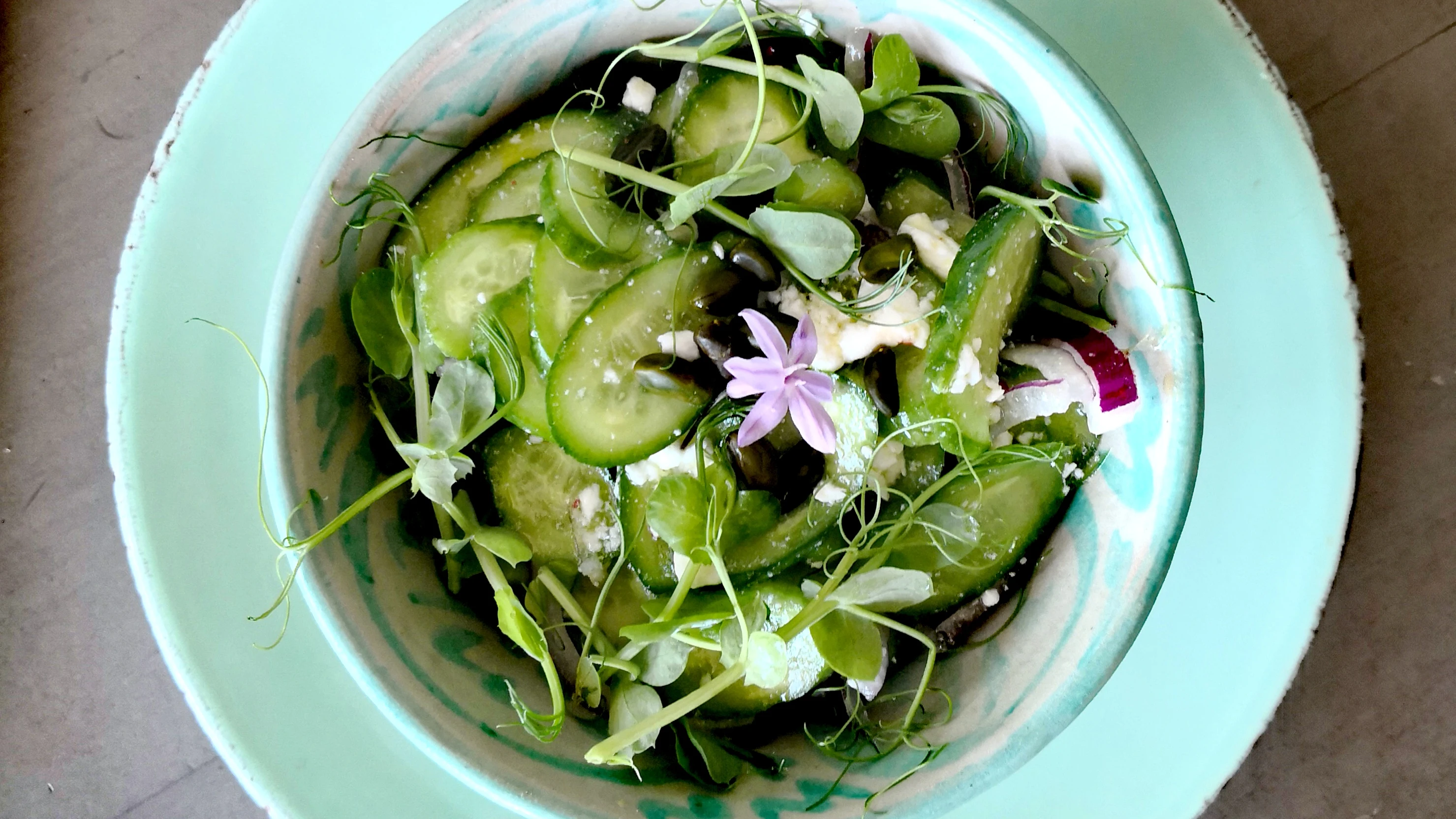 Ensalada de pepino y guisantes Ensalada de pepino y guisantes