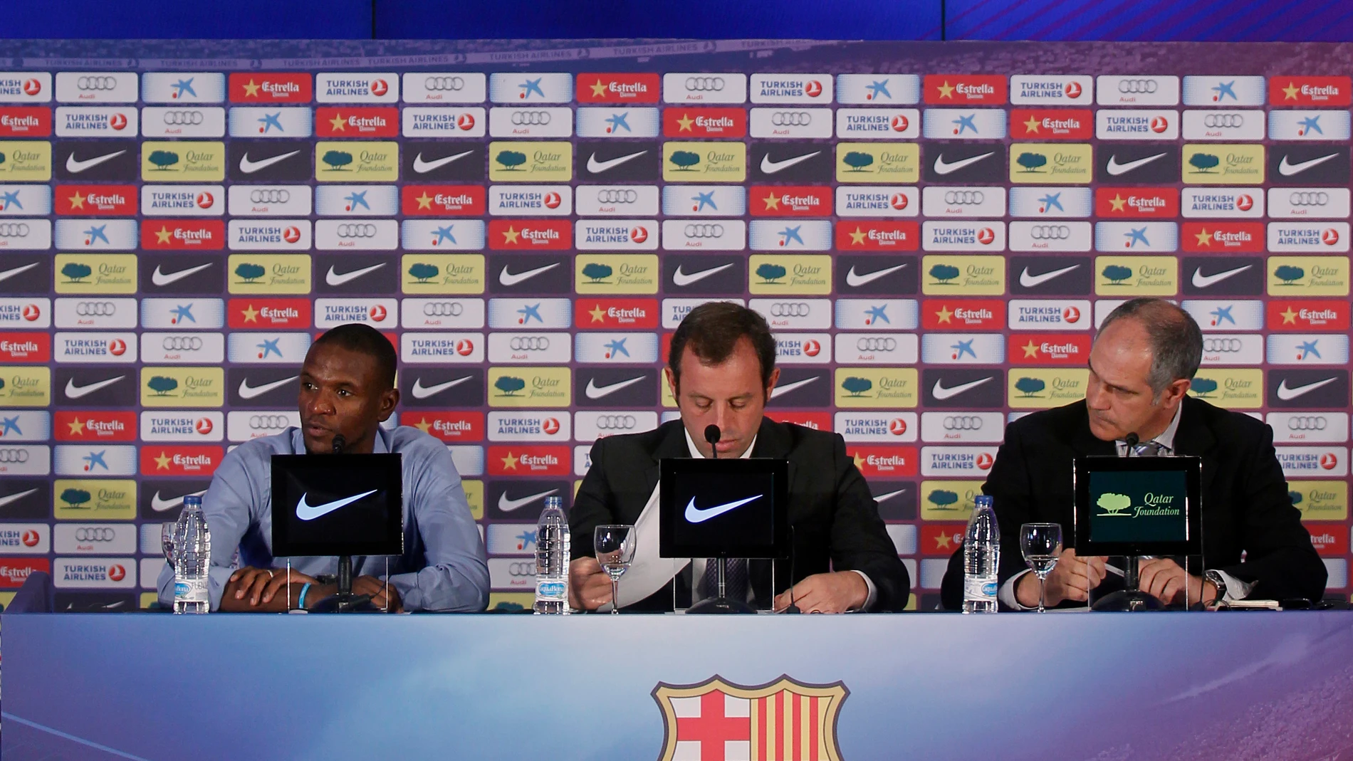 Abidal, Rosell y Zubizarreta, en la despedida del francés como jugador del Barcelona Abidal, Rosell y Zubizarreta, en la despedida del francés como jugador del Barcelona