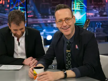 Joaquín Reyes recuerda el día que se disfrazó de Puigdemont: "Nos siguió un autobús de la Guardia Civil" Joaquín Reyes recuerda el día que se disfrazó de Puigdemont: "Nos siguió un autobús de la Guardia Civil"