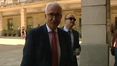Declara como testigo en el juicio de los ERE el vicepresidente de la Junta andaluza Declara como testigo en el juicio de los ERE el vicepresidente de la Junta andaluza