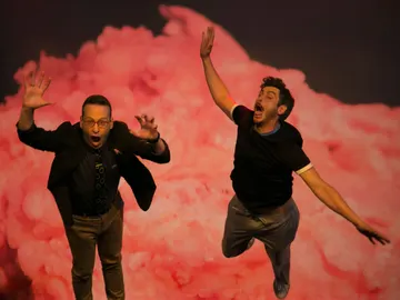 La explosión que ha dejado "fritos" a Joaquín Reyes y Antonio Pagudo en 'El Hormiguero 3.0' La explosión que ha dejado "fritos" a Joaquín Reyes y Antonio Pagudo en 'El Hormiguero 3.0'