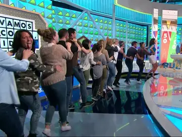 Un gran tren chu chu irrumpe en 'La ruleta de la suerte' Un gran tren chu chu irrumpe en 'La ruleta de la suerte'