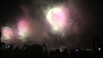Imagen de los fuegos artificiales del 4 de julio desde el Parque Estatal Gantry 