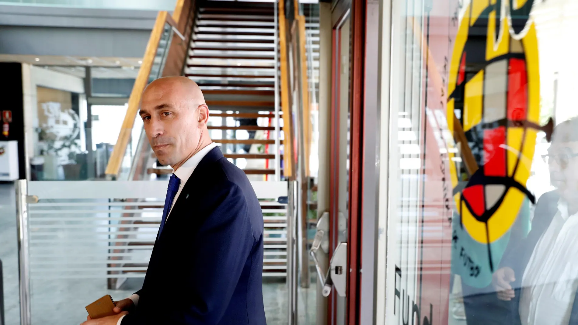 Luis Rubiales, a su llegada a la reunión entre Barcelona y Sevilla Luis Rubiales, a su llegada a la reunión entre Barcelona y Sevilla