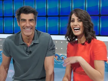 Jorge Fernández y Laura Moure nos enseñan todos los secretos del plató de verano de 'La ruleta de la suerte' Jorge Fernández y Laura Moure nos enseñan todos los secretos del plató de verano de 'La ruleta de la suerte'