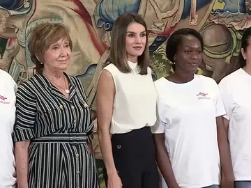 La reina recibe a las asociación que lucha por la reinserción de las prostitutas La reina recibe a las asociación que lucha por la reinserción de las prostitutas