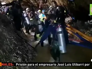 Muere un buzo en las tareas de rescate de los niños atrapados en la cueva de Tailandia Muere un buzo en las tareas de rescate de los niños atrapados en la cueva de Tailandia