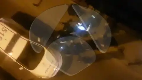 Hallan a una mujer de 47 años ahorcada y con signos de violencia en una vivienda en Madrid Hallan a una mujer de 47 años ahorcada y con signos de violencia en una vivienda en Madrid