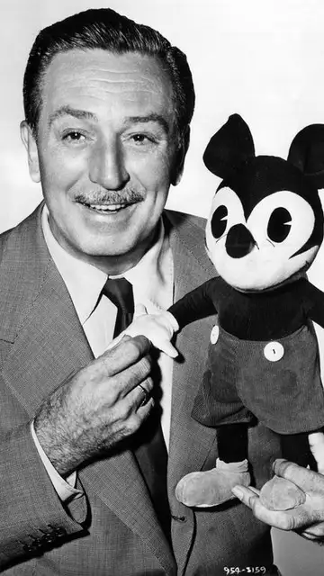Walt Disney con Mickey Mouse Walt Disney con Mickey Mouse