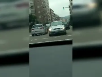 VÍDEO: Un conductor recorre varias calles de Vigo marcha atrás VÍDEO: Un conductor recorre varias calles de Vigo marcha atrás
