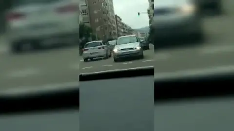 VÍDEO: Un conductor recorre varias calles de Vigo marcha atrás VÍDEO: Un conductor recorre varias calles de Vigo marcha atrás