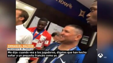El discurso de Macron junto a un veterano de guerra, grabado por Pogba: 