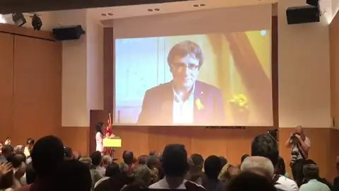 Puigdemont propone constituir en otoño un "movimiento por la república" Puigdemont propone constituir en otoño un "movimiento por la república"