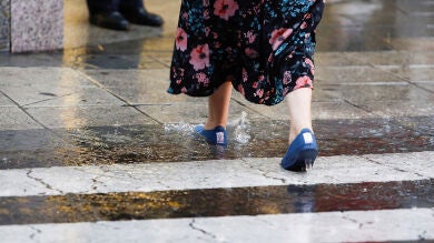 Los avisos por tormentas y fuertes lluvias se trasladan este lunes a Cataluña