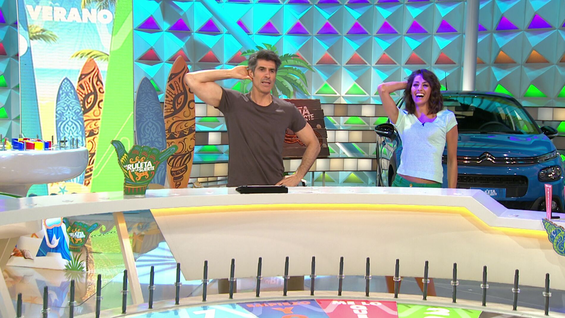 Descubre a Jorge Fern&aacute;ndez bailando al ritmo de King &Aacute;frica en 'La ruleta de la suerte'