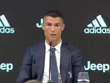Cristiano Ronaldo, en su presentación con la Juventus Cristiano Ronaldo, en su presentación con la Juventus