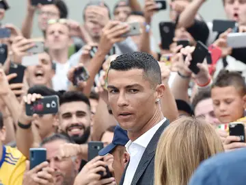 Cristiano Ronaldo, a su llegada a Turín Cristiano Ronaldo, a su llegada a Turín