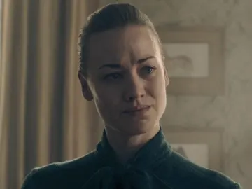 Yvonne Strahovski en 'El cuento de la criada' Yvonne Strahovski en 'El cuento de la criada'