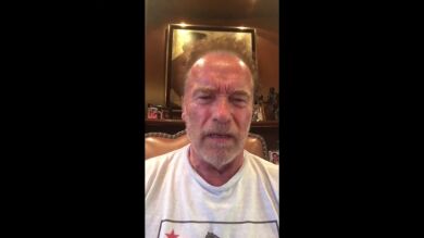 Arnold Schwarzenegger llama a Trump 