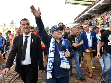 Maradona es recibido en Brest Maradona es recibido en Brest