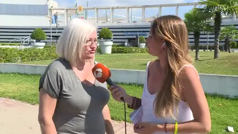 Una testigo del atraco de Castelldefels: "Alerté corriendo al chico que estaba allí porque sabía que era mosso" Una testigo del atraco de Castelldefels: "Alerté corriendo al chico que estaba allí porque sabía que era mosso"