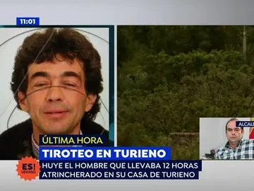 El alcalde de Turieno, sobre el fugitivo que estuvo atrincherado: "Esperemos que no se tope con nadie y líe una gorda" El alcalde de Turieno, sobre el fugitivo que estuvo atrincherado: "Esperemos que no se tope con nadie y líe una gorda"