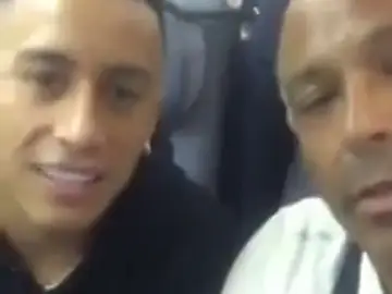 La agresión verbal de un aficionado al futbolista peruano Christian Cueva en su vuelo a Rusia La agresión verbal de un aficionado al futbolista peruano Christian Cueva en su vuelo a Rusia