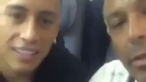 La agresión verbal de un aficionado al futbolista peruano Christian Cueva en su vuelo a Rusia La agresión verbal de un aficionado al futbolista peruano Christian Cueva en su vuelo a Rusia