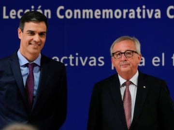 Sánchez pide a Juncker dejar claro a Trump que Europa no es enemiga de nadie