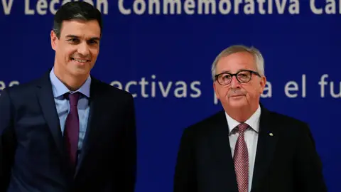 Sánchez pide a Juncker dejar claro a Trump que Europa no es enemiga de nadie Sánchez pide a Juncker dejar claro a Trump que Europa no es enemiga de nadie