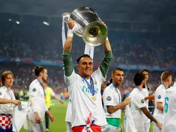 Keylor Navas celebra la consecución de la Decimotercera Champions del Real Madrid Keylor Navas celebra la consecución de la Decimotercera Champions del Real Madrid