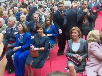 La escena que simbolizó el enfrentamiento entre las dos mujeres más poderosas del PP La escena que simbolizó el enfrentamiento entre las dos mujeres más poderosas del PP