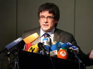 Carles Puigdemont en una rueda de prensa Carles Puigdemont en una rueda de prensa