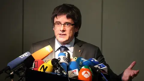 Carles Puigdemont en una rueda de prensa Carles Puigdemont en una rueda de prensa