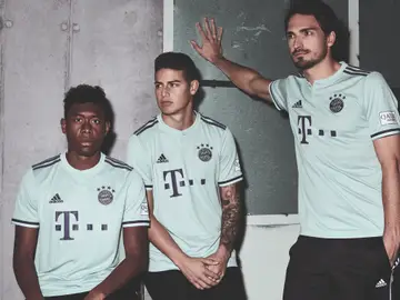 James en la presentación de la nueva equipación James en la presentación de la nueva equipación