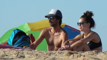 Hugo Silva y Marta Guerras en las playas de Cádiz